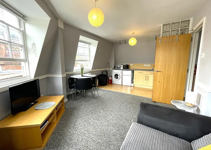 Super Central Apartment In Bristol'S Old City